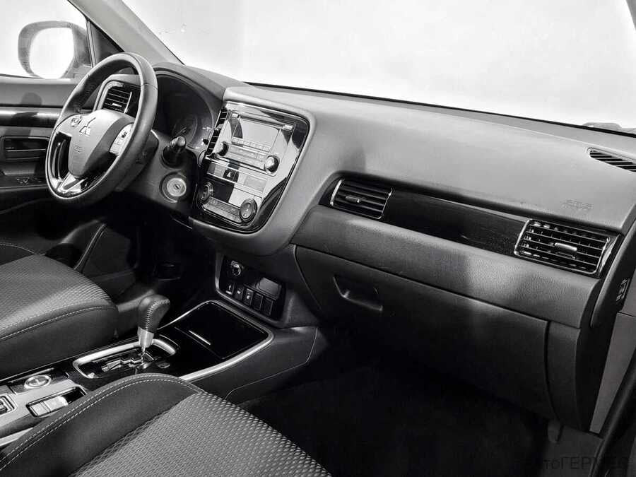 Фото MITSUBISHI Outlander III Рестайлинг 3 с пробегом | №11