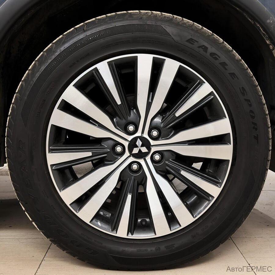 Фото MITSUBISHI Outlander III Рестайлинг 3 с пробегом | №16 Фото MITSUBISHI Outlander III Рестайлинг 3 с пробегом | №16