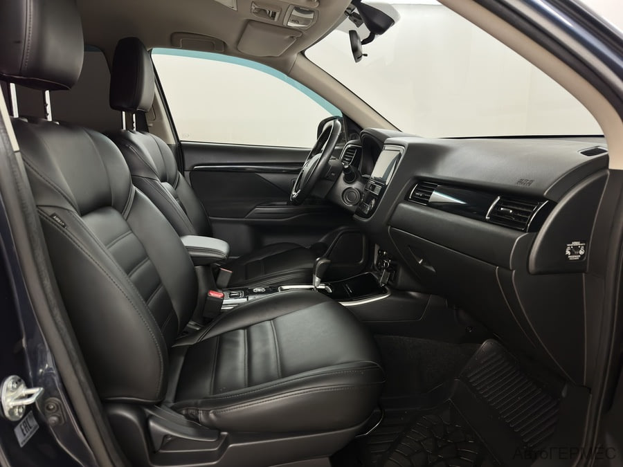 Фото MITSUBISHI Outlander III Рестайлинг 3 с пробегом | №12 Фото MITSUBISHI Outlander III Рестайлинг 3 с пробегом | №12