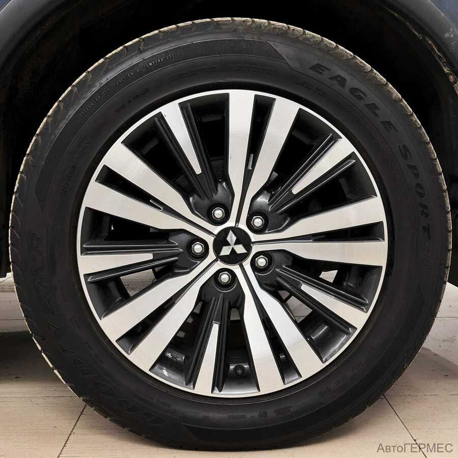 Фото MITSUBISHI Outlander III Рестайлинг 3 с пробегом | №16 Фото MITSUBISHI Outlander III Рестайлинг 3 с пробегом | №16