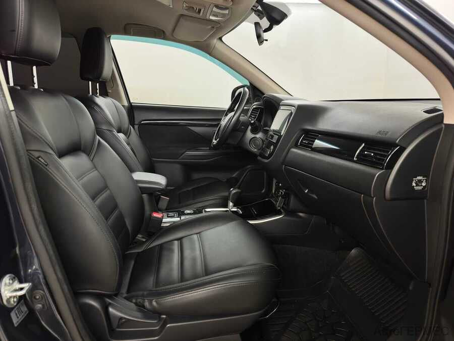 Фото MITSUBISHI Outlander III Рестайлинг 3 с пробегом | №12 Фото MITSUBISHI Outlander III Рестайлинг 3 с пробегом | №12