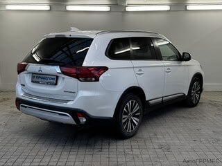 Фото MITSUBISHI Outlander III Рестайлинг 3 с пробегом