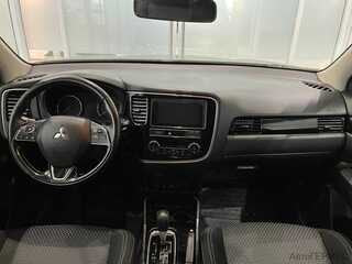 Фото MITSUBISHI Outlander III Рестайлинг 3 с пробегом Фото MITSUBISHI Outlander III Рестайлинг 3 с пробегом