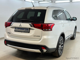 Фото MITSUBISHI Outlander III Рестайлинг 2 с пробегом Фото MITSUBISHI Outlander III Рестайлинг 2 с пробегом