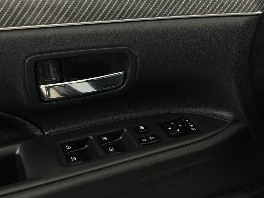 Фото MITSUBISHI Outlander III Рестайлинг 3 с пробегом | №11 Фото MITSUBISHI Outlander III Рестайлинг 3 с пробегом | №11