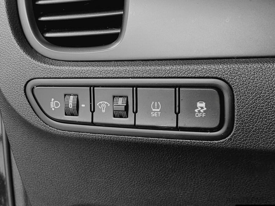 Фото Kia Rio IV с пробегом | №8 Фото Kia Rio IV с пробегом | №8