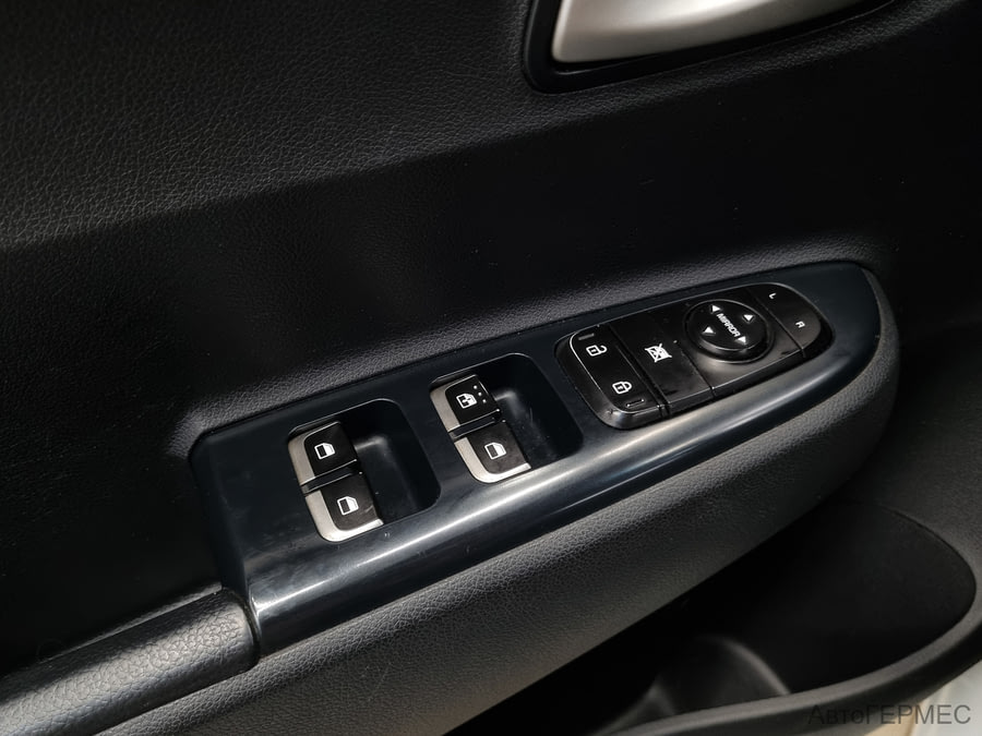 Фото Kia Rio IV с пробегом | №8 Фото Kia Rio IV с пробегом | №8