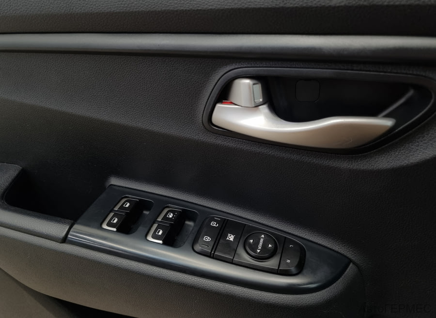 Фото Kia Rio IV с пробегом | №8 Фото Kia Rio IV с пробегом | №8