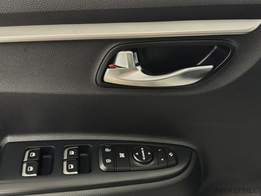 Фото Kia Rio IV Рестайлинг с пробегом | №11 Фото Kia Rio IV Рестайлинг с пробегом | №11