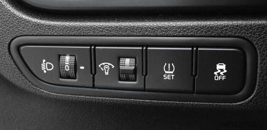 Фото Kia RIO X IV Рестайлинг с пробегом | №9