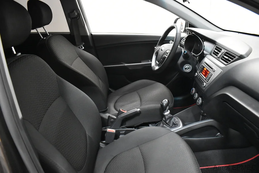 Фото Kia Rio III Рестайлинг с пробегом | №13 Фото Kia Rio III Рестайлинг с пробегом | №13