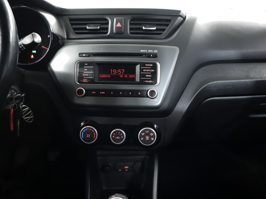 Фото Kia Rio III Рестайлинг с пробегом | №7