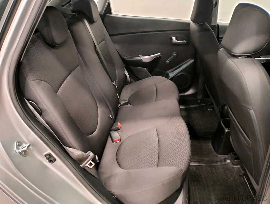 Фото Kia Rio III Рестайлинг с пробегом | №10 Фото Kia Rio III Рестайлинг с пробегом | №10