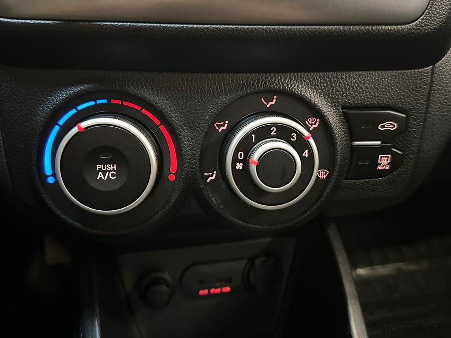 Фото Kia Rio III с пробегом | №7 Фото Kia Rio III с пробегом | №7