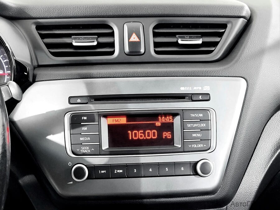 Фото Kia Rio III Рестайлинг с пробегом | №7 Фото Kia Rio III Рестайлинг с пробегом | №7