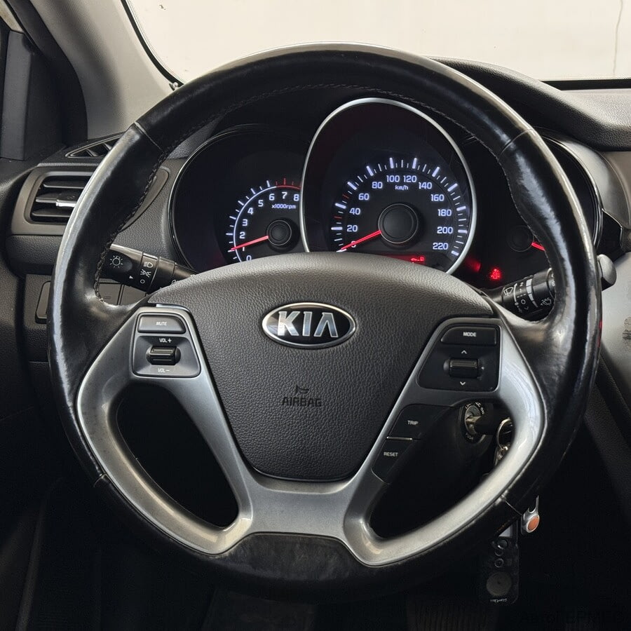 Фото Kia Rio III Рестайлинг с пробегом | №8 Фото Kia Rio III Рестайлинг с пробегом | №8