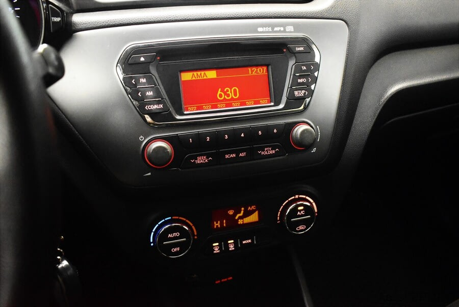 Фото Kia Rio III с пробегом | №7 Фото Kia Rio III с пробегом | №7