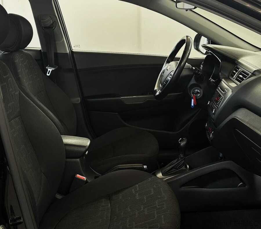 Фото Kia Rio III Рестайлинг с пробегом | №12 Фото Kia Rio III Рестайлинг с пробегом | №12
