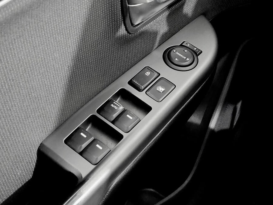 Фото Kia Rio III Рестайлинг с пробегом | №10 Фото Kia Rio III Рестайлинг с пробегом | №10