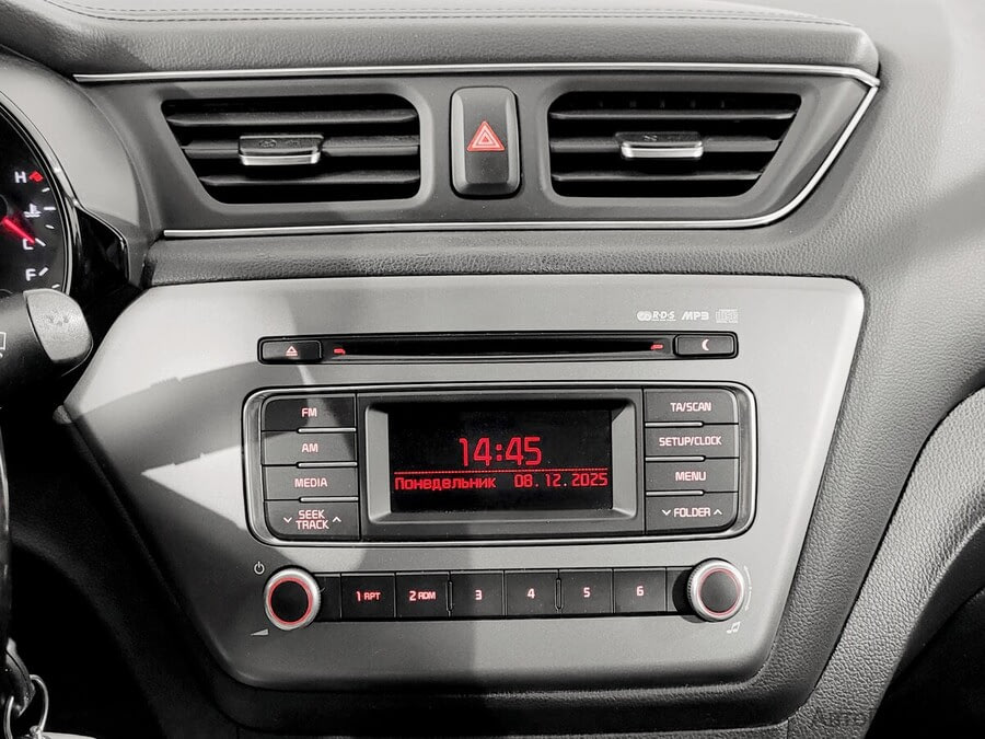 Фото Kia Rio III Рестайлинг с пробегом | №7 Фото Kia Rio III Рестайлинг с пробегом | №7