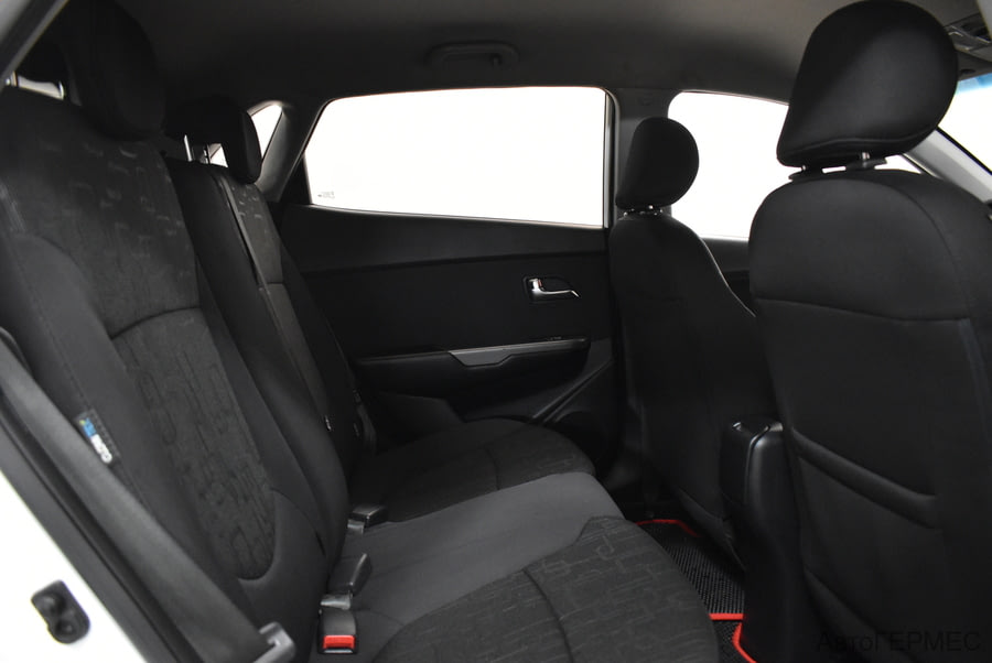 Фото Kia Rio III Рестайлинг с пробегом | №13 Фото Kia Rio III Рестайлинг с пробегом | №13