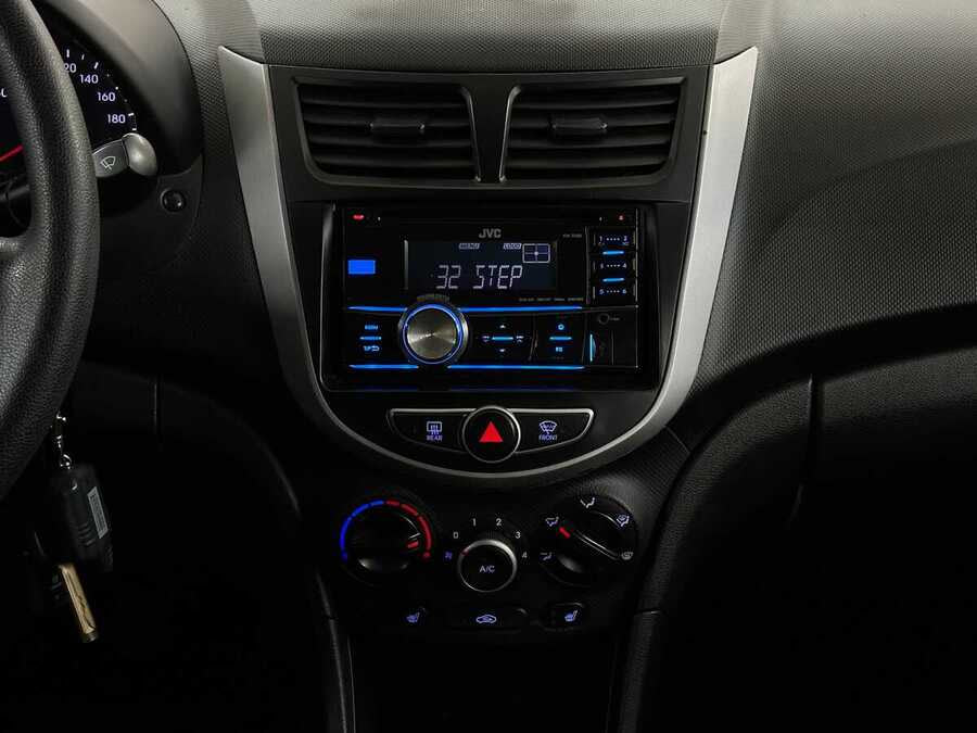 Фото HYUNDAI Solaris I с пробегом | №7