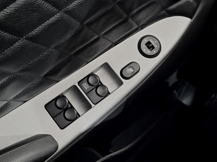 Фото HYUNDAI Solaris I с пробегом | №10 Фото HYUNDAI Solaris I с пробегом | №10
