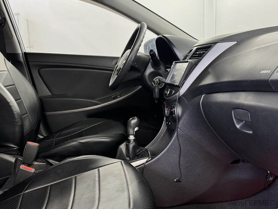 Фото HYUNDAI Solaris I Рестайлинг с пробегом | №12