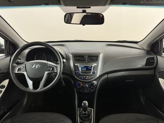 Фото HYUNDAI Solaris I Рестайлинг с пробегом Фото HYUNDAI Solaris I Рестайлинг с пробегом