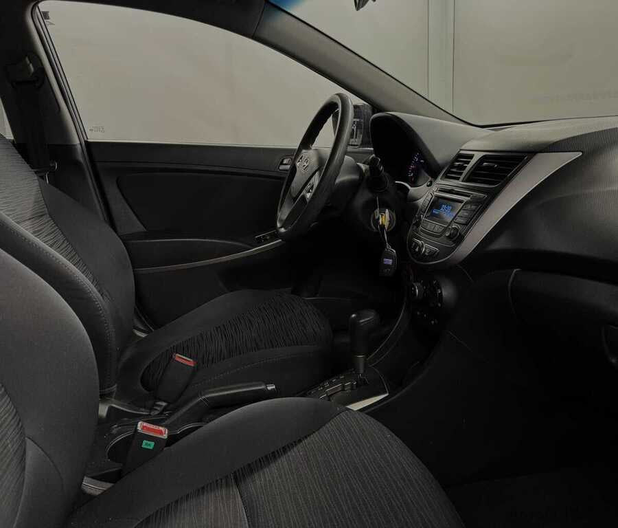 Фото HYUNDAI Solaris I Рестайлинг с пробегом | №10