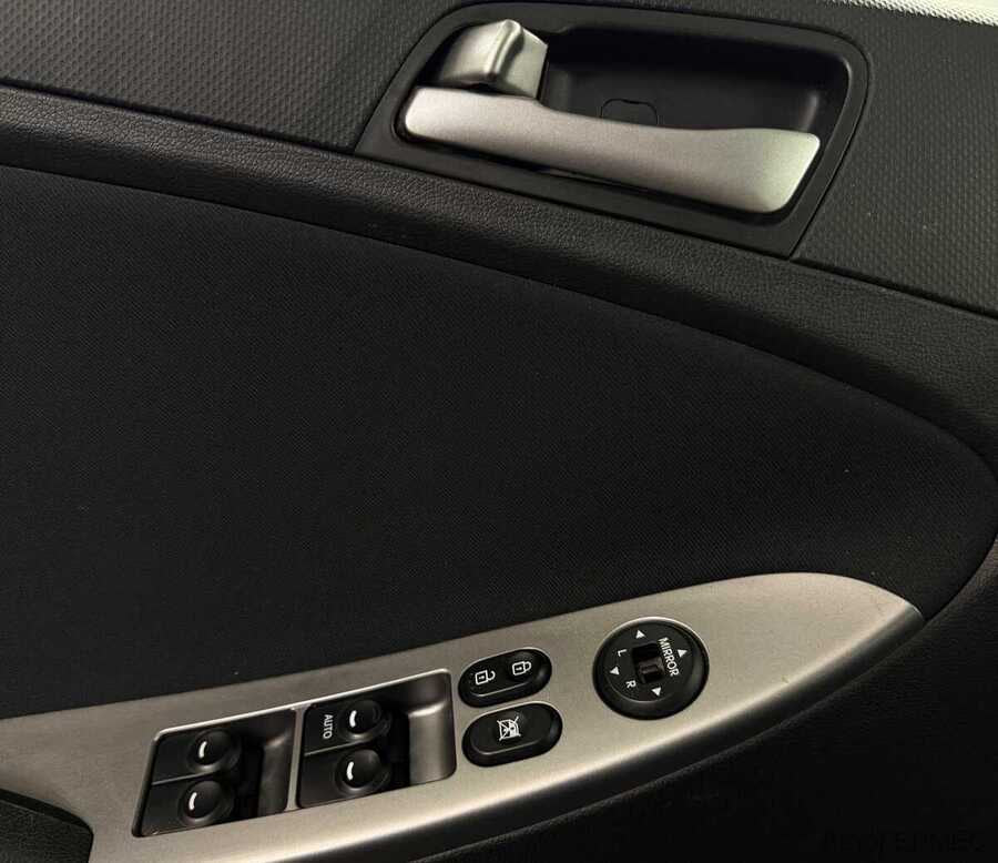 Фото HYUNDAI Solaris I Рестайлинг с пробегом | №9