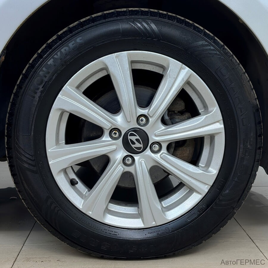 Фото HYUNDAI Solaris I с пробегом | №13 Фото HYUNDAI Solaris I с пробегом | №13