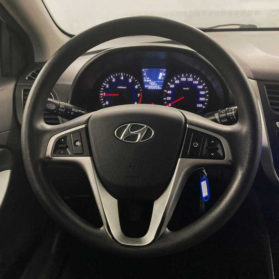 Фото HYUNDAI Solaris I с пробегом | №8