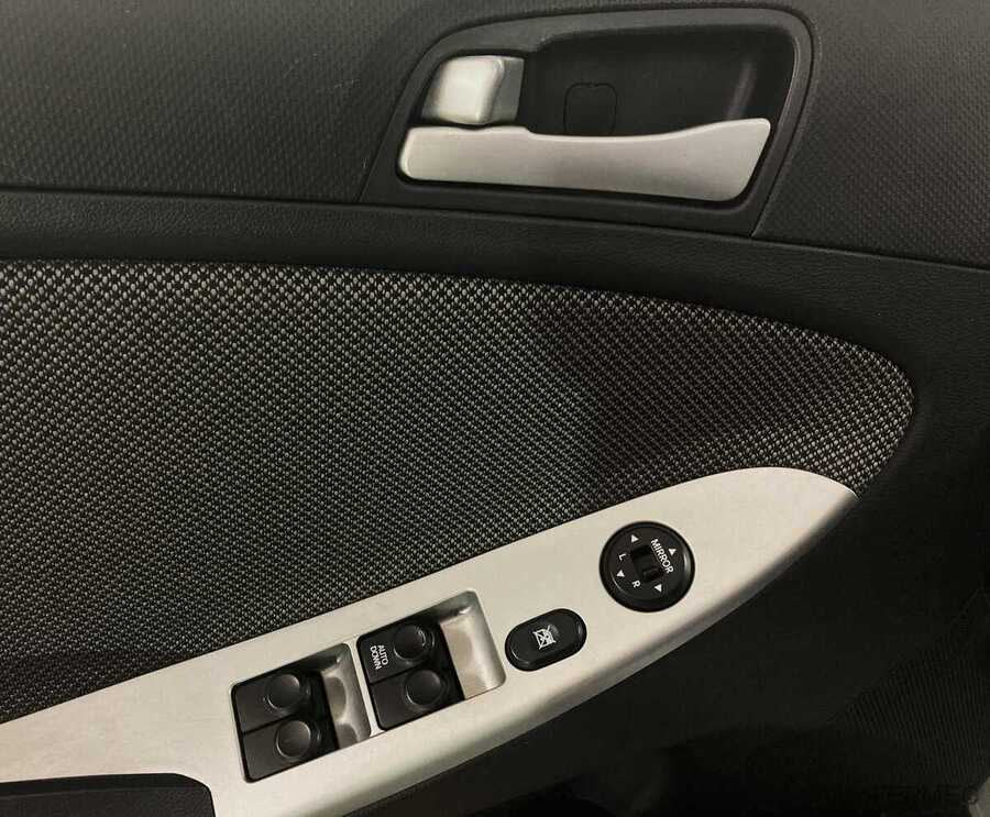 Фото HYUNDAI Solaris I с пробегом | №10