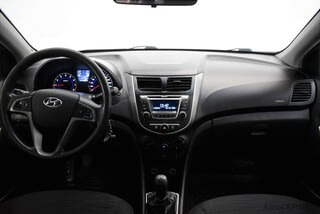 Фото HYUNDAI Solaris I Рестайлинг с пробегом