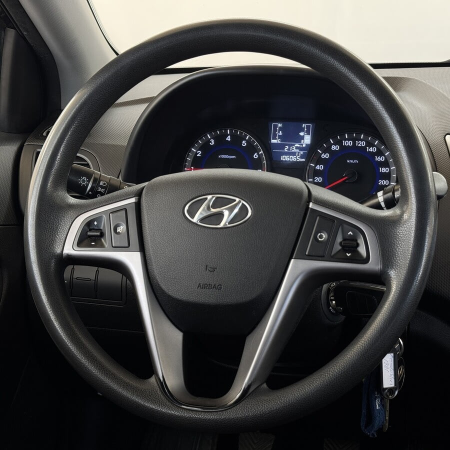 Фото HYUNDAI Solaris I Рестайлинг с пробегом | №8 Фото HYUNDAI Solaris I Рестайлинг с пробегом | №8