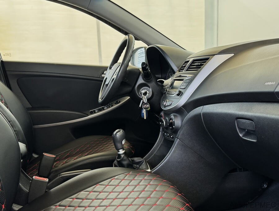 Фото HYUNDAI Solaris I Рестайлинг с пробегом | №11 Фото HYUNDAI Solaris I Рестайлинг с пробегом | №11