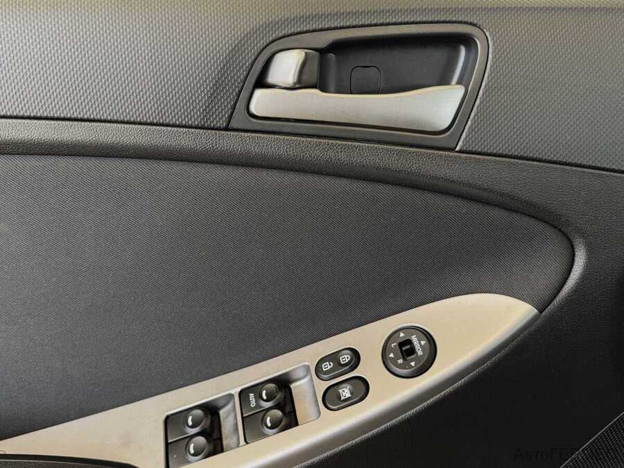 Фото HYUNDAI Solaris I Рестайлинг с пробегом | №10 Фото HYUNDAI Solaris I Рестайлинг с пробегом | №10