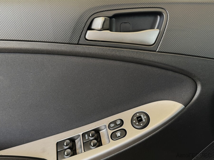 Фото HYUNDAI Solaris I Рестайлинг с пробегом | №10 Фото HYUNDAI Solaris I Рестайлинг с пробегом | №10