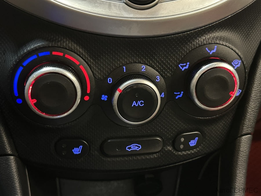 Фото HYUNDAI Solaris I с пробегом | №7 Фото HYUNDAI Solaris I с пробегом | №7