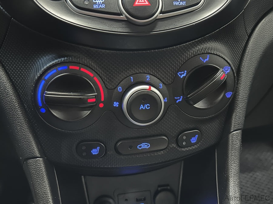 Фото HYUNDAI Solaris I с пробегом | №7