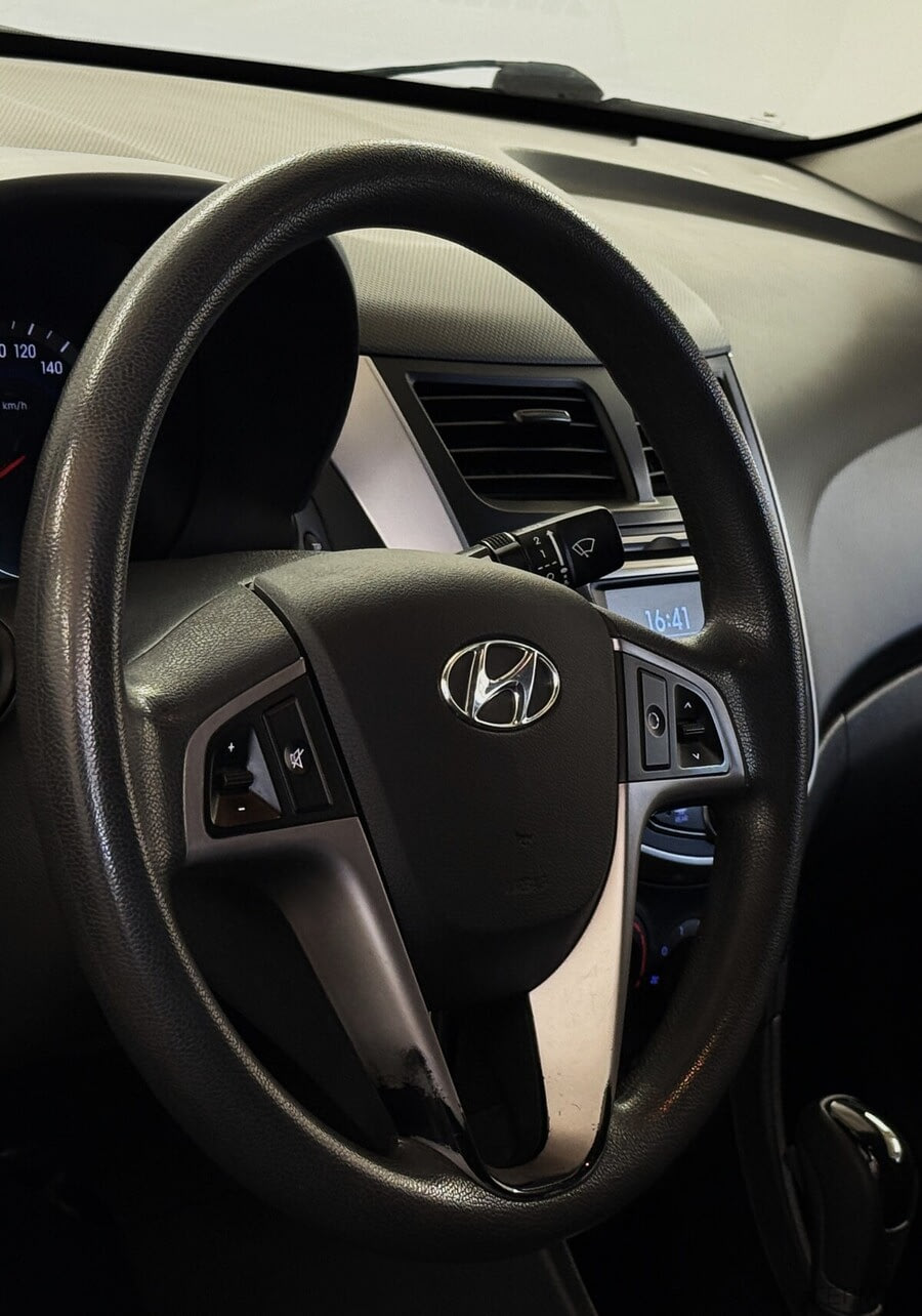 Фото HYUNDAI Solaris I Рестайлинг с пробегом | №10