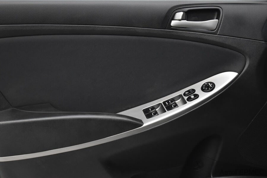 Фото HYUNDAI Solaris I Рестайлинг с пробегом | №9