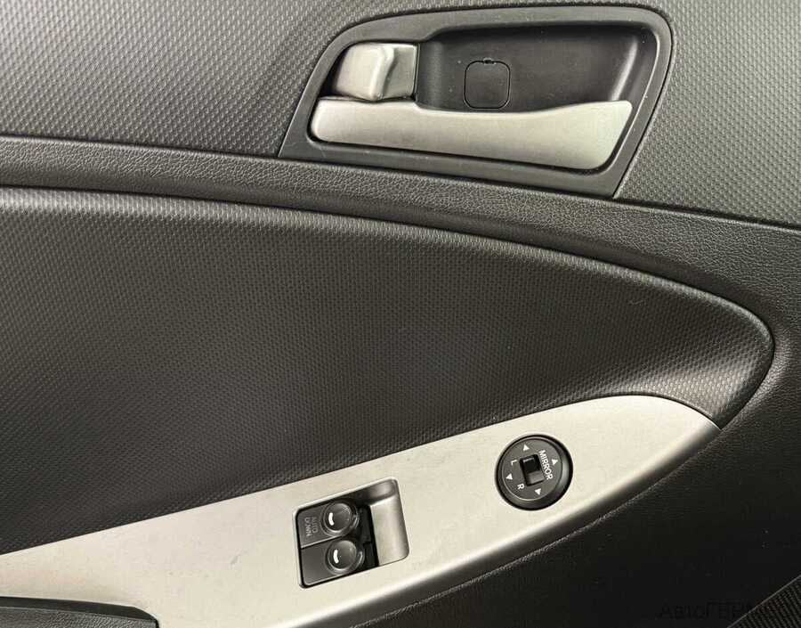 Фото HYUNDAI Solaris I Рестайлинг с пробегом | №9