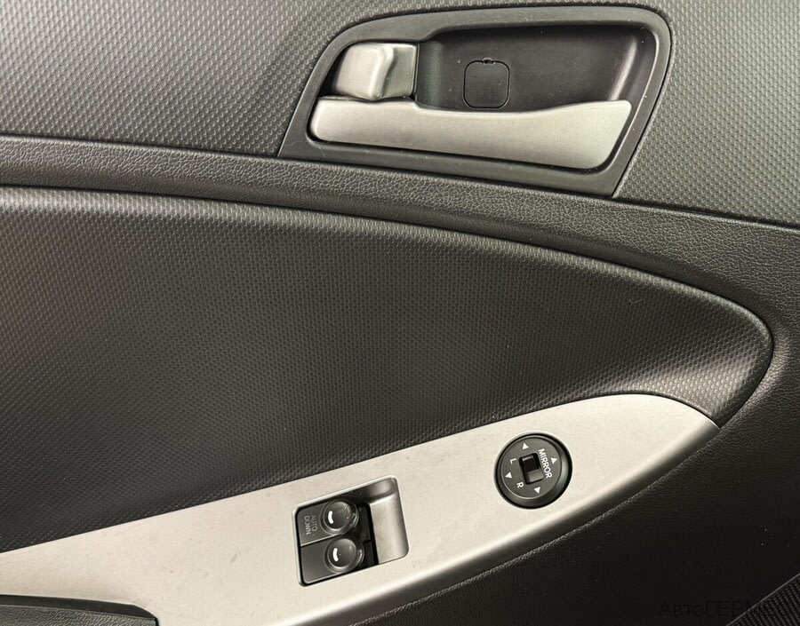 Фото HYUNDAI Solaris I Рестайлинг с пробегом | №9