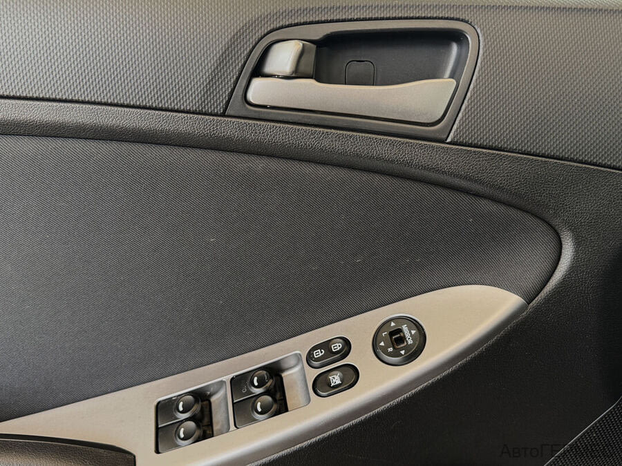 Фото HYUNDAI Solaris I Рестайлинг с пробегом | №10