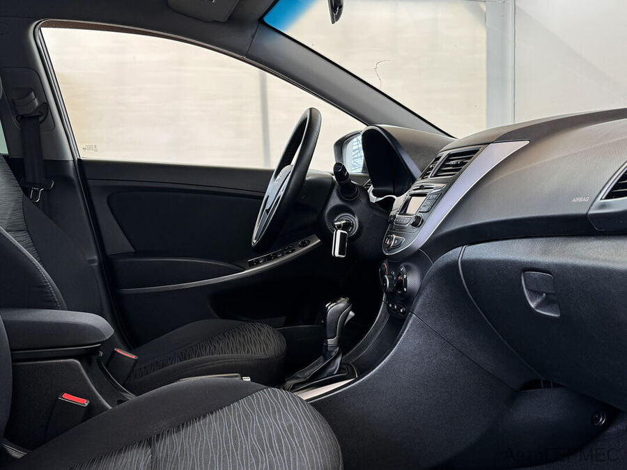 Фото HYUNDAI Solaris I Рестайлинг с пробегом | №11