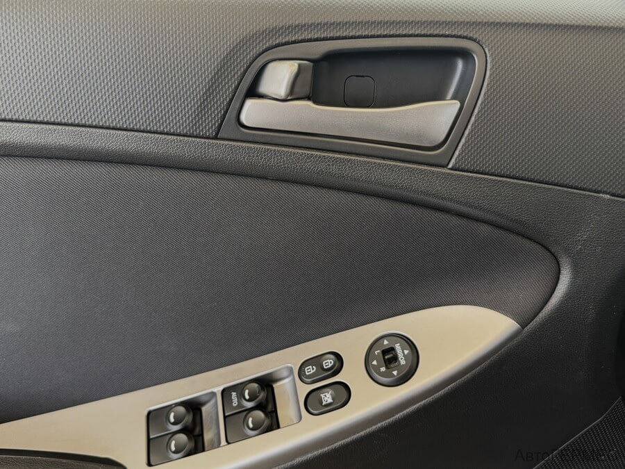 Фото HYUNDAI Solaris I Рестайлинг с пробегом | №10