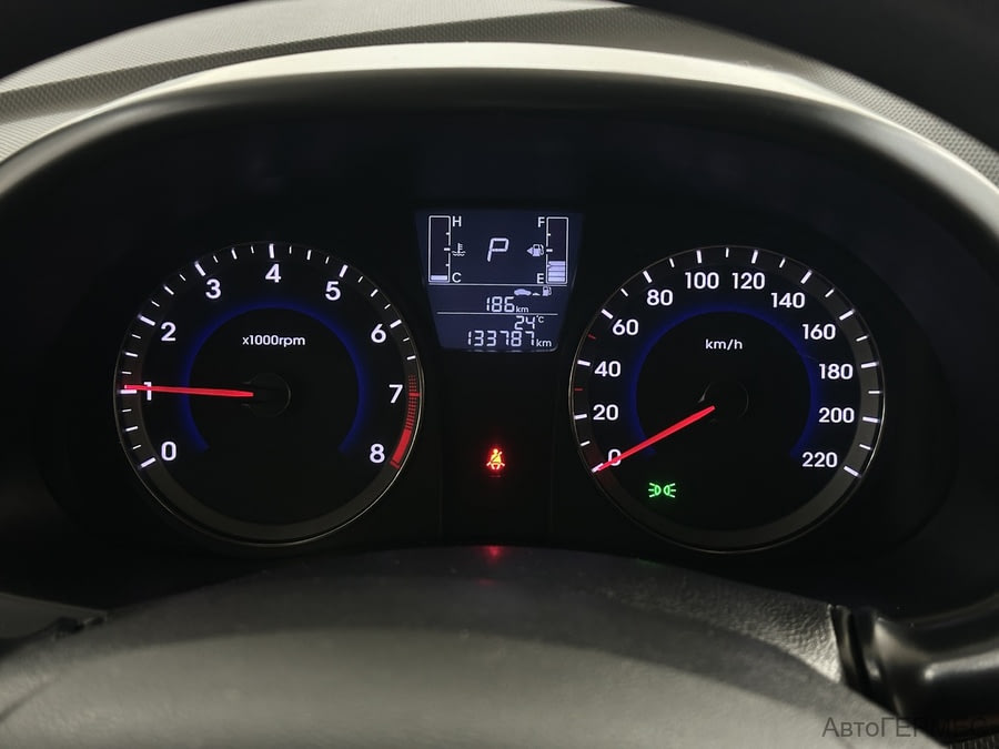 Фото HYUNDAI Solaris I Рестайлинг с пробегом | №6