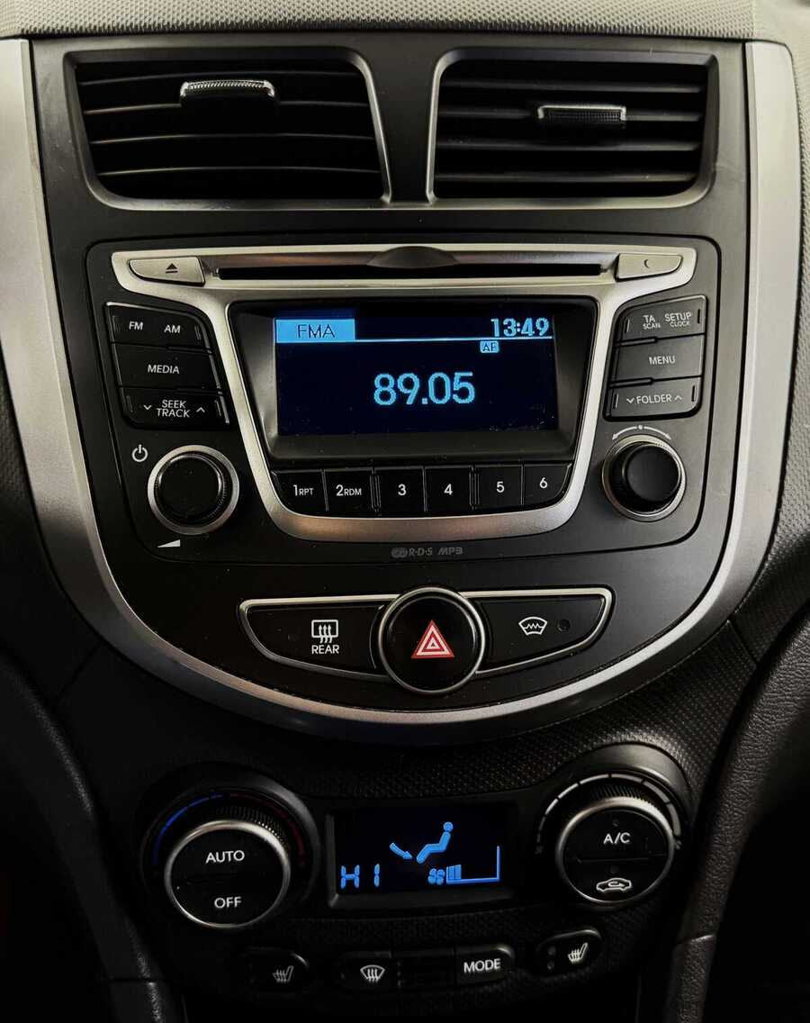 Фото HYUNDAI Solaris I Рестайлинг с пробегом | №7